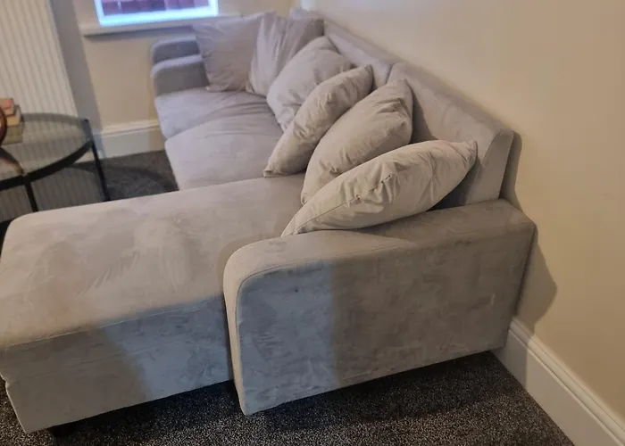 2 Beds Suburb Nestled Nook