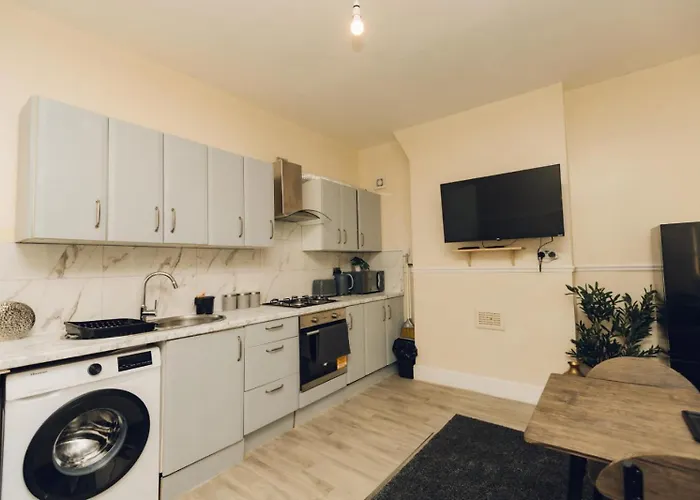 2 Beds Suburb Nestled Nook